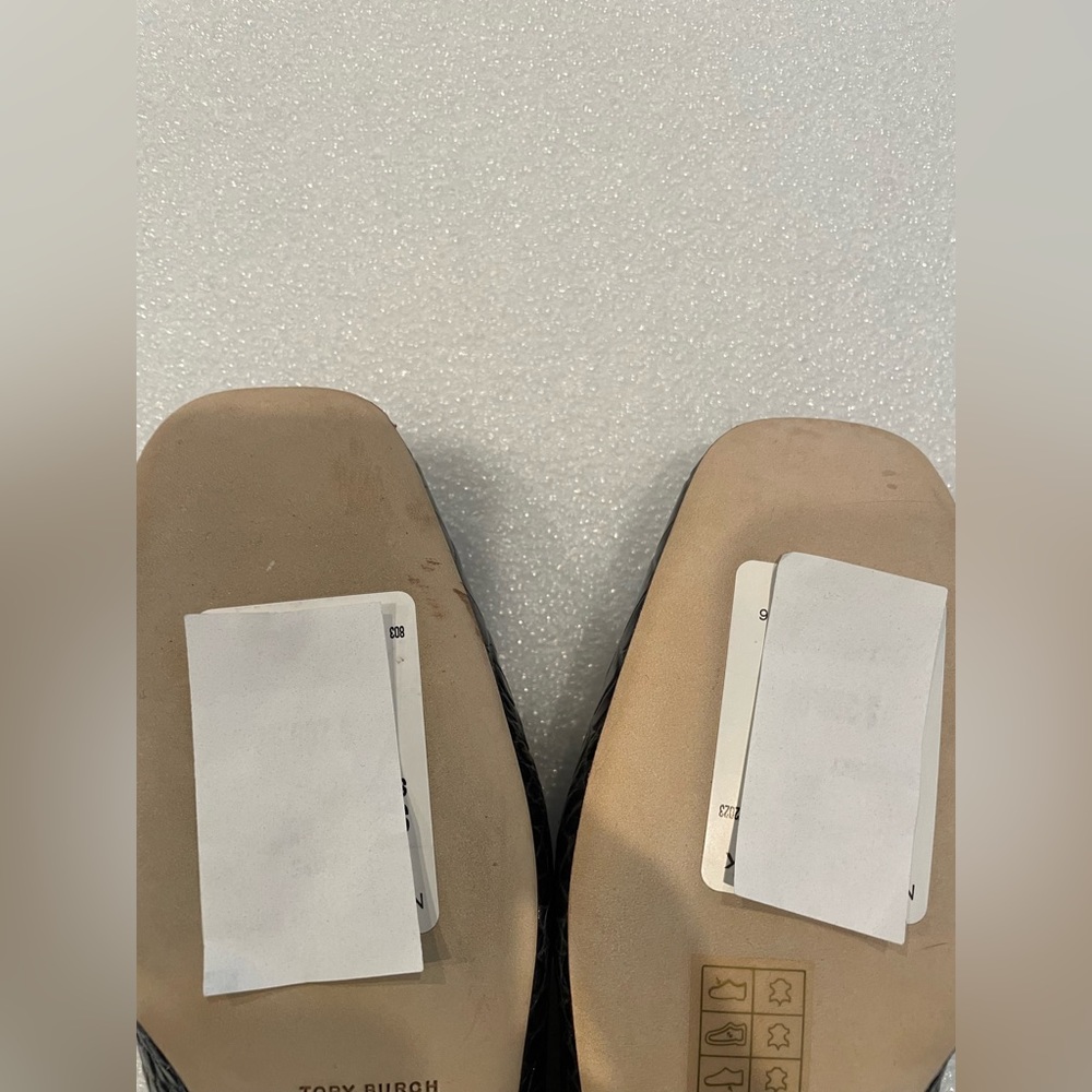 Tory Burch RUBY CHAIN LOAFER - Slip-ons Grey Croc -Sz 5  MSRP $328 - Picture 8 of 16
